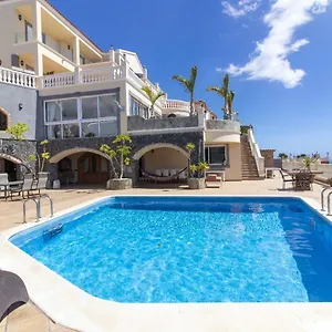 Boutique Leicht & Friends , Costa Adeje (Tenerife) Spain