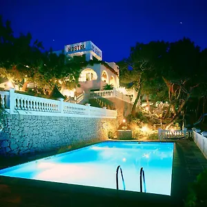 Pinos 2*, Cala San Vicente (Mallorca) Spain